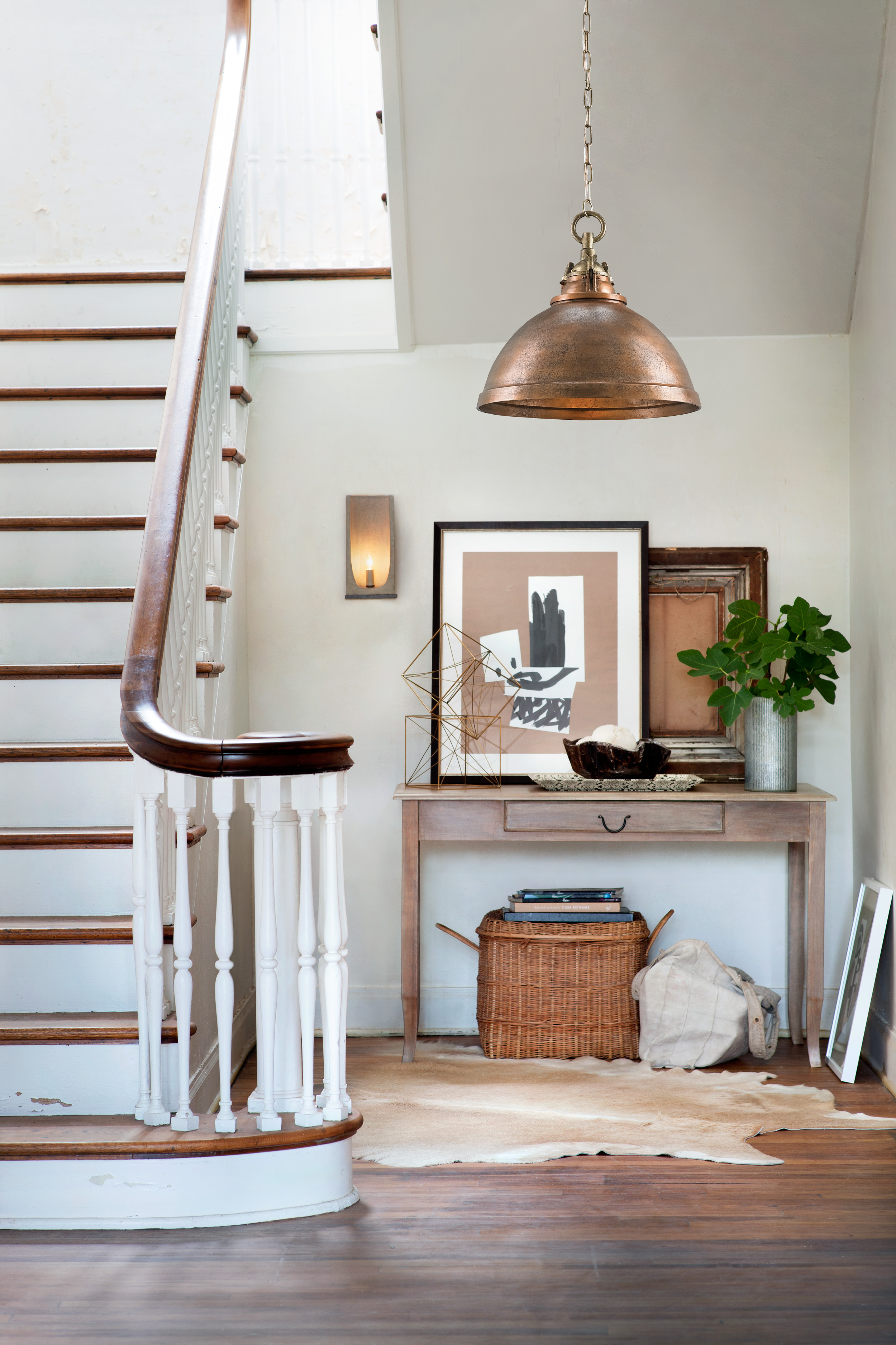 Stairwell wall deals sconces